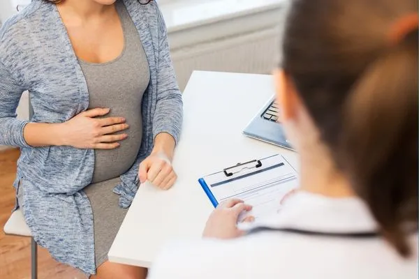 Phụ nữ có thai phải tuyệt đối tuân thủ hướng dẫn điều trị nấm của bác sĩ