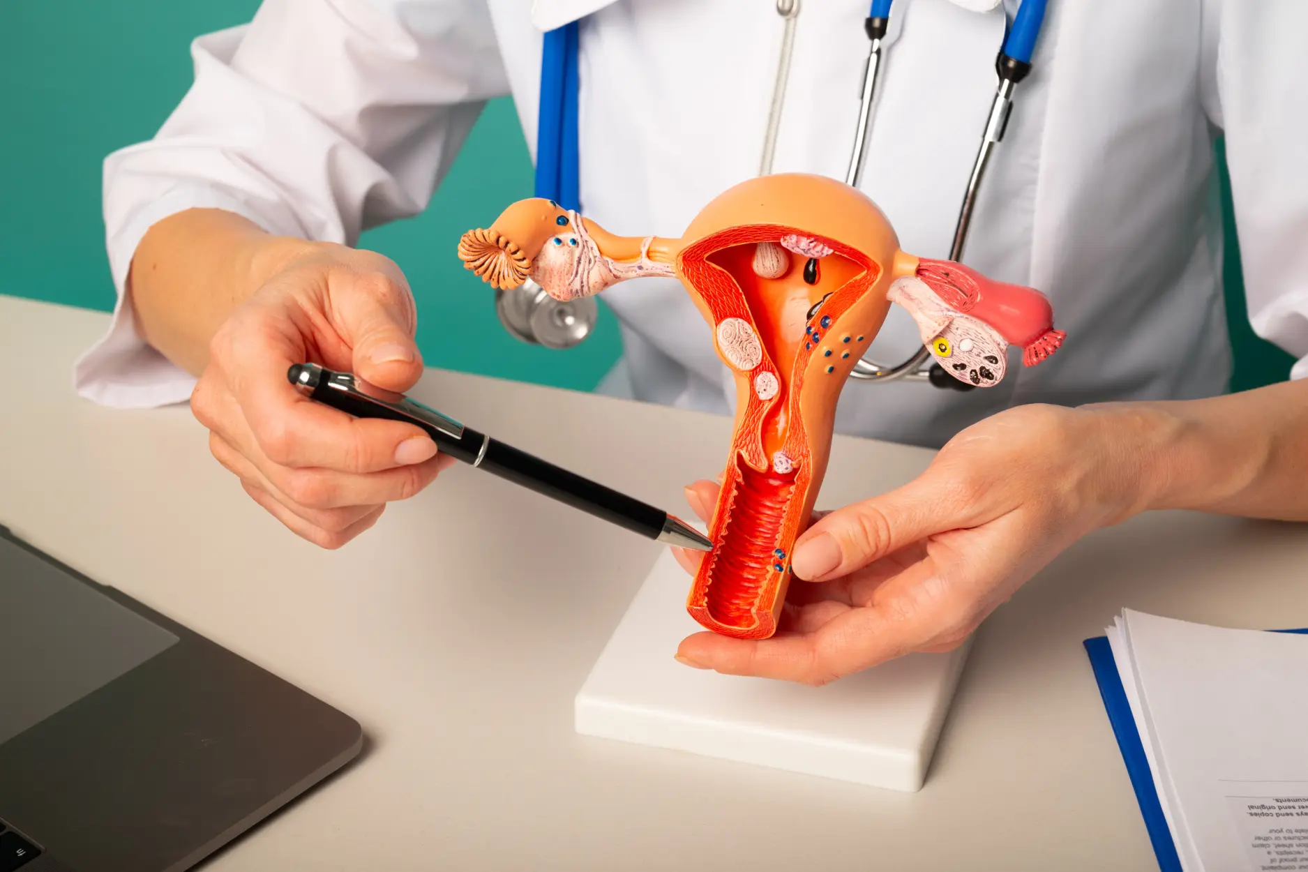 Hãy đến gặp bác sĩ để được chữa trị nhiễm nấm đúng cách và hiệu quả