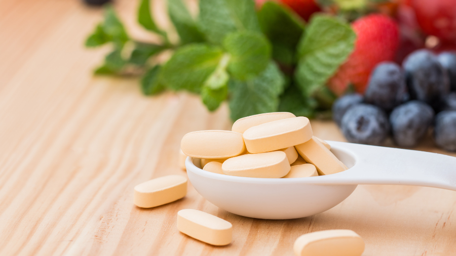 Multivitamin là sản phẩm bổ sung dinh dưỡng chứa nhiều loại vitamin