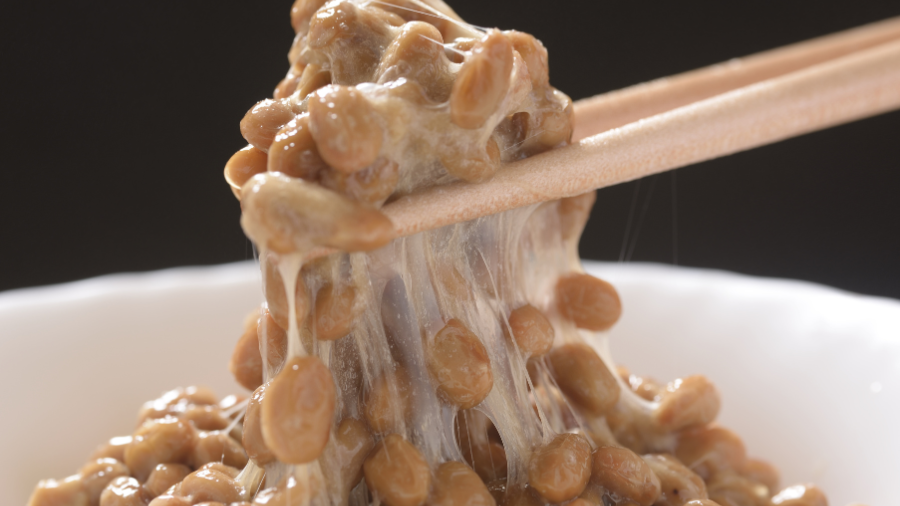 Nattokinase là một enzyme thu được từ quá trình lên men đậu nành để tạo ra món Natto